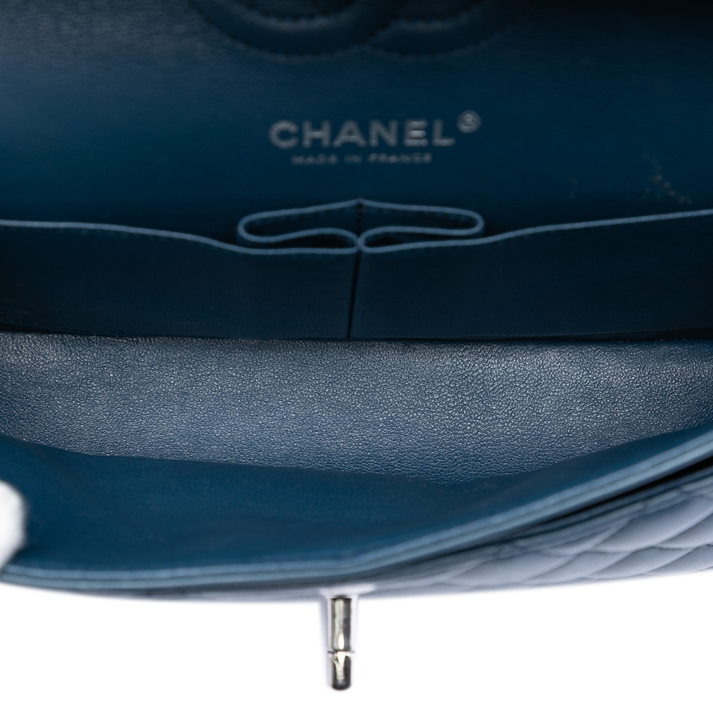 Pre-Loved Chanel Small Classic Lambskin Double Flap - Picture 4 of 7